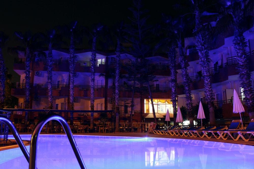 Semoris Hotel Side Luaran gambar