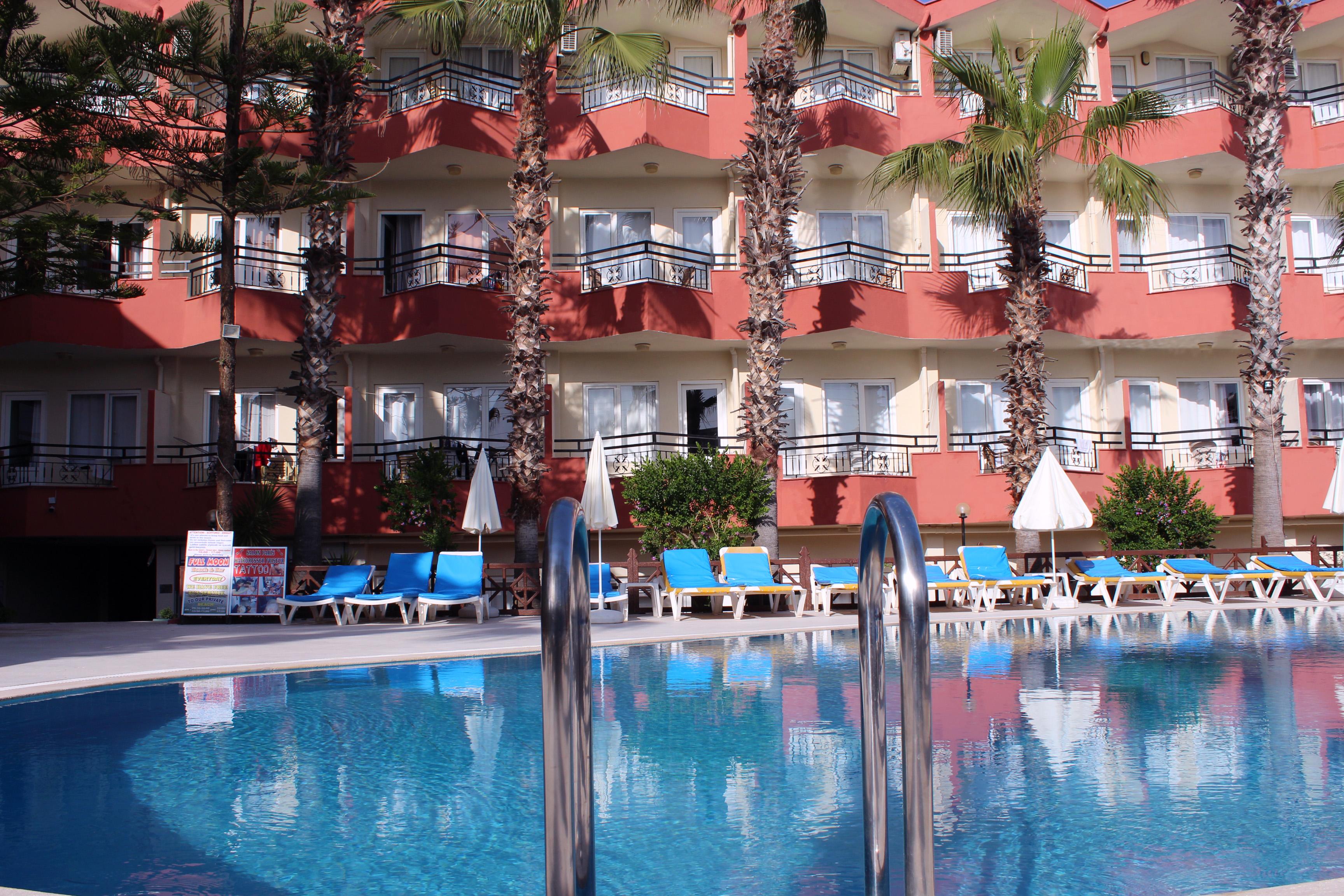 Semoris Hotel Side Luaran gambar