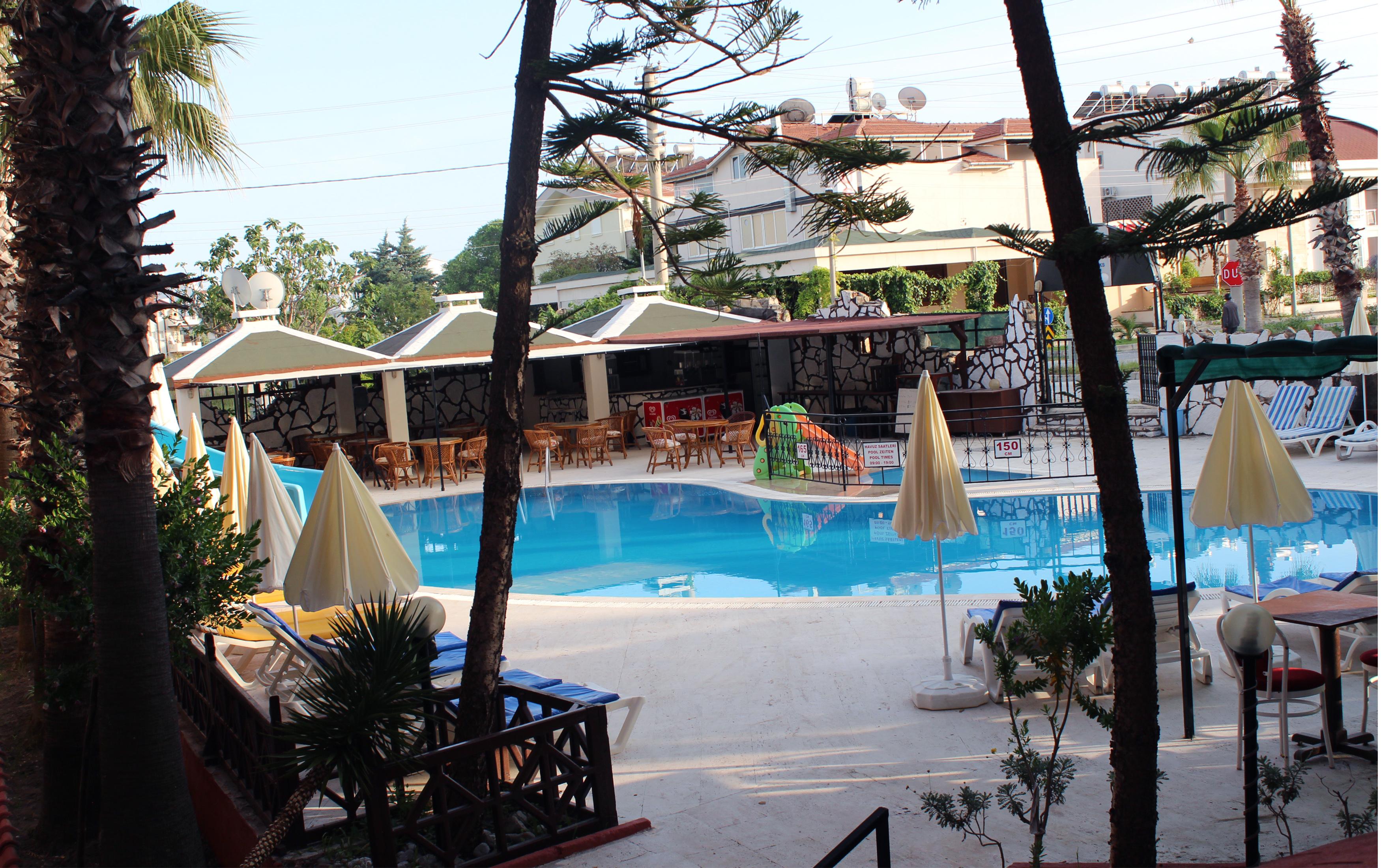 Semoris Hotel Side Luaran gambar