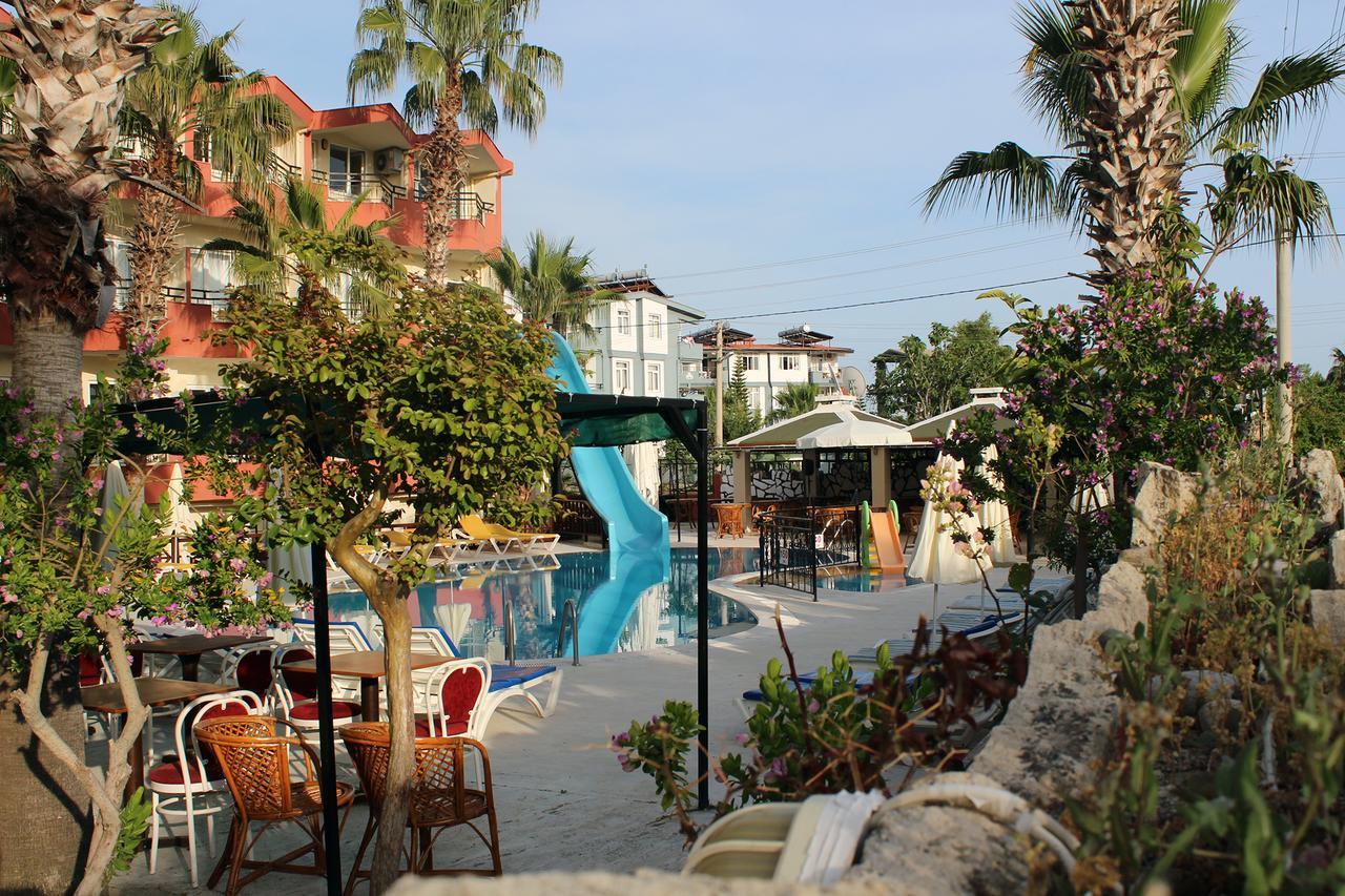 Semoris Hotel Side Luaran gambar